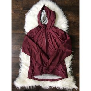 Rain-jacket/wind-breaker